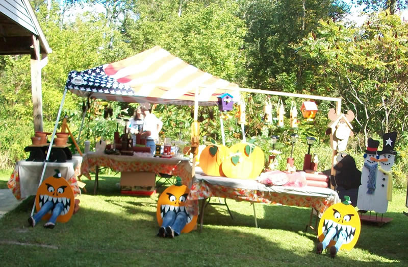 https://www.dundeemill.org/pictures/2017/6 vendor 2.jpg